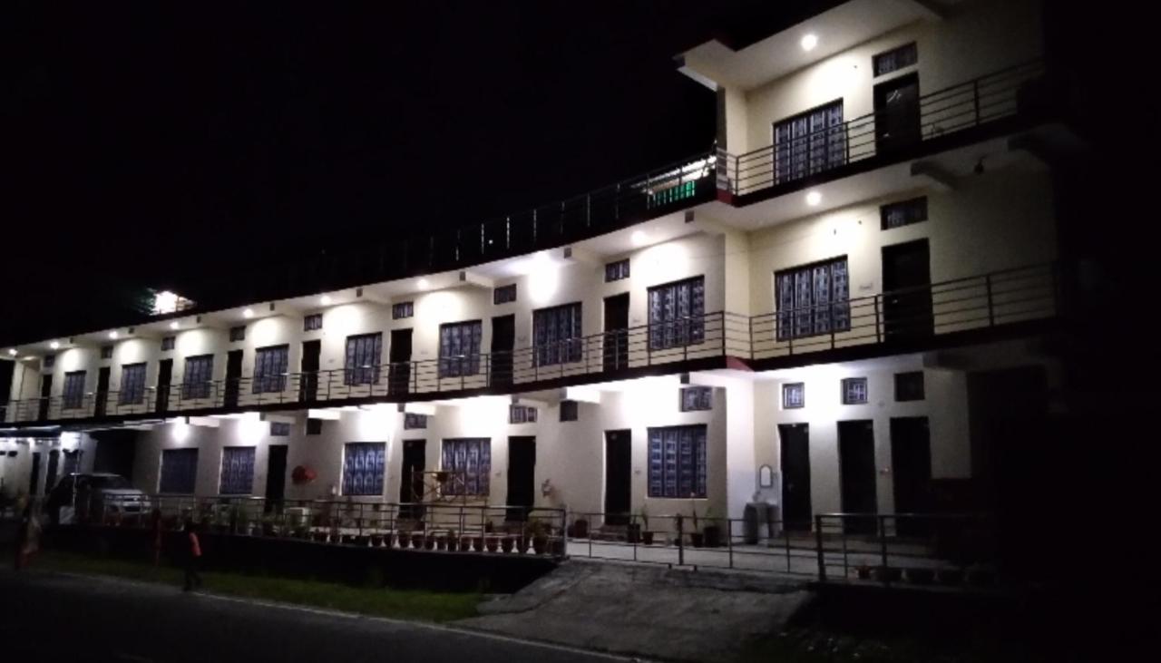 Hotel Vikram Palace Barkot מראה חיצוני תמונה